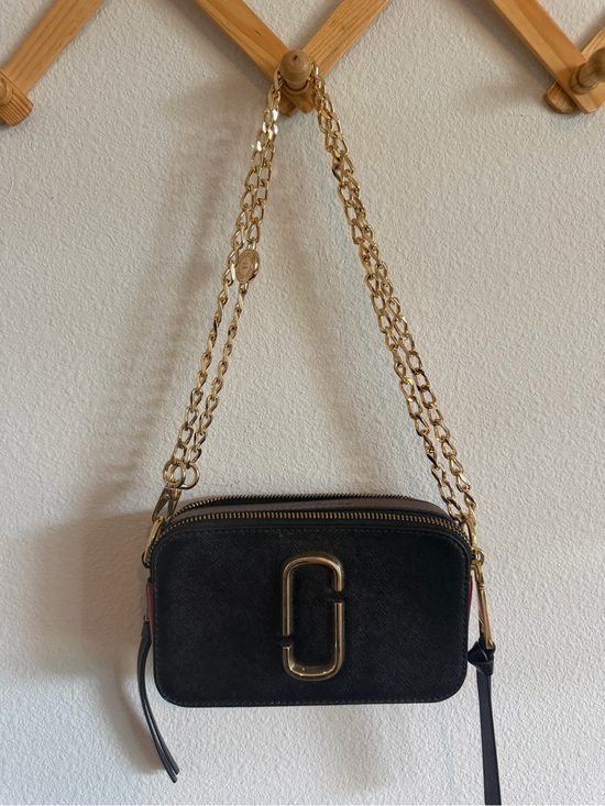 Marc Jacobs Handbags - Marc Jacobs Black Snapshot Double Zip Crossbody with Gold Chain